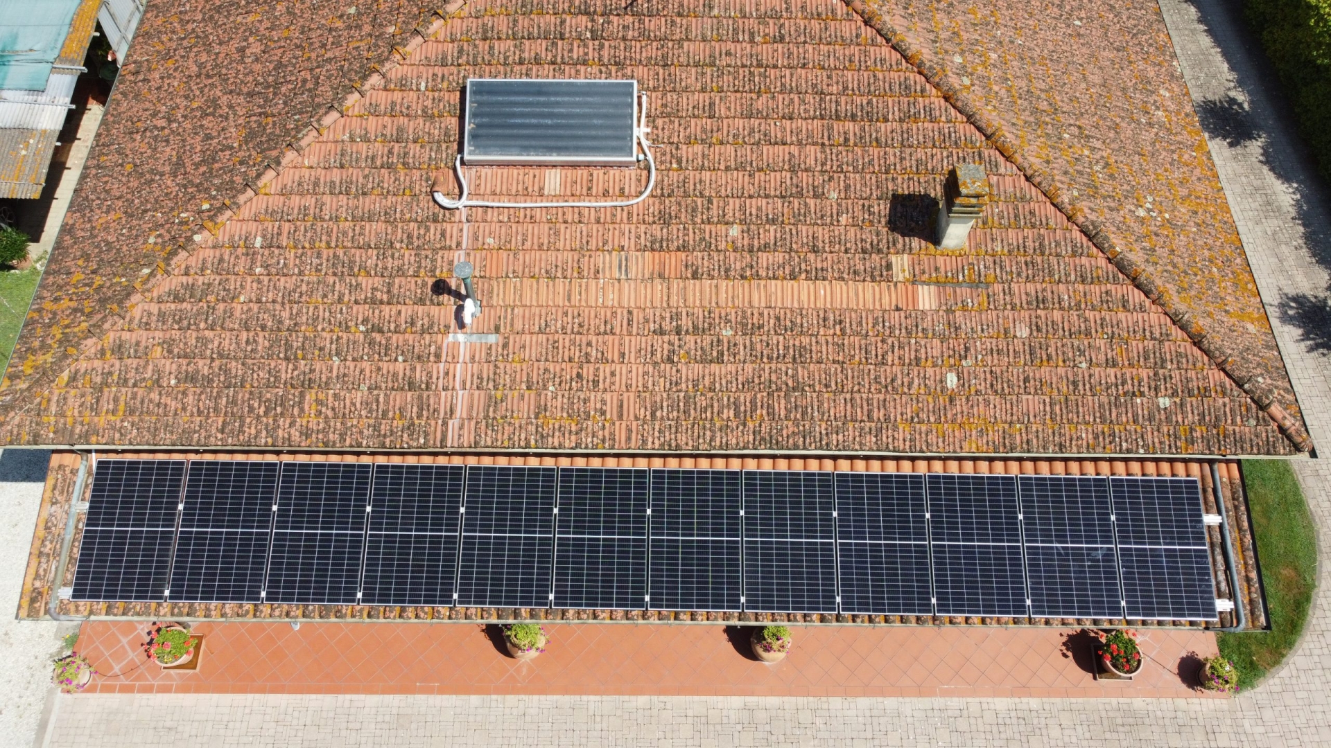 Hệ thống quang điện công suất 6 kWp và pin lưu trữ 5 kWh – Địa điểm: Pescia (Bồ Đào Nha)