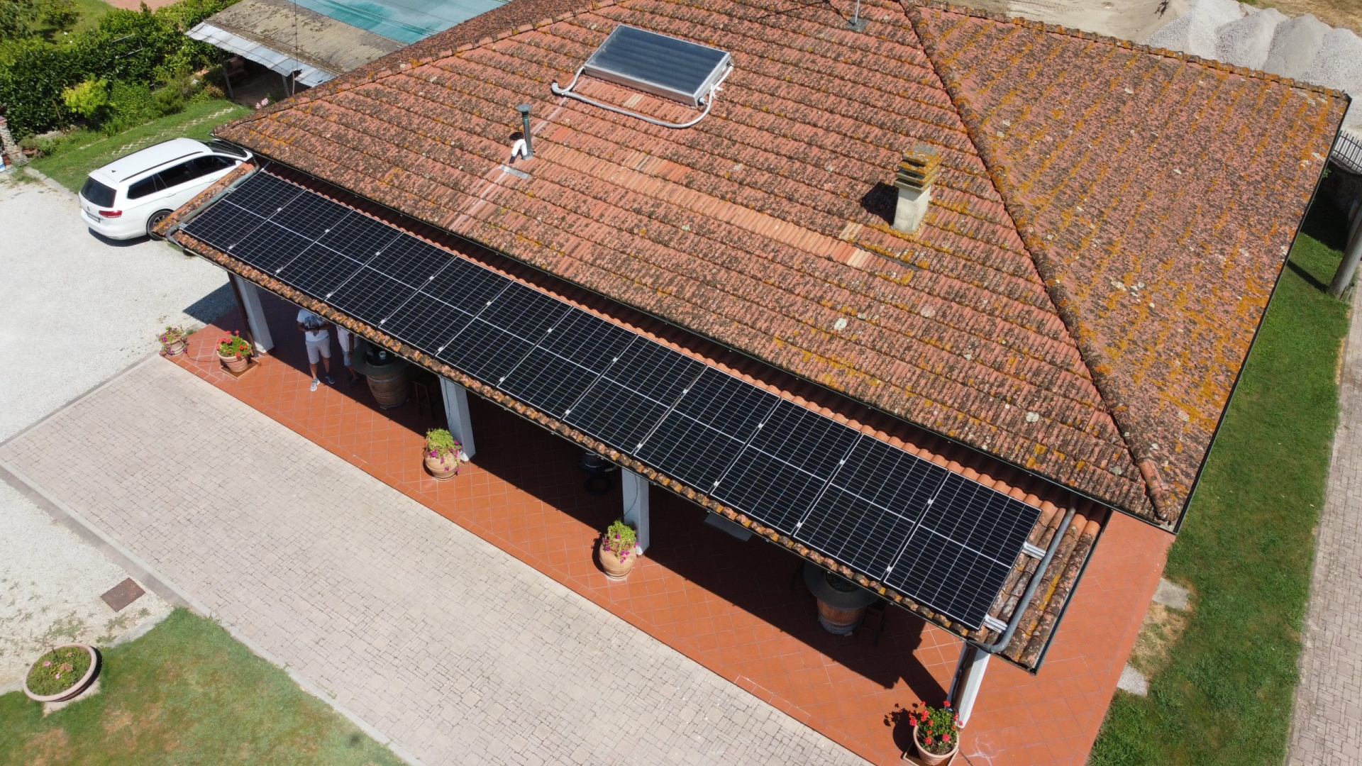 Hệ thống quang điện công suất 6 kWp và pin lưu trữ 5 kWh – Địa điểm: Pescia (Bồ Đào Nha)