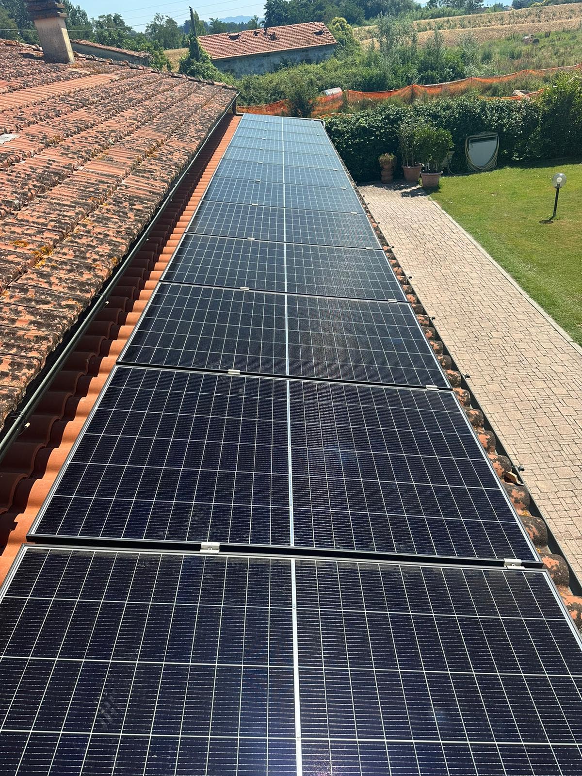 Hệ thống quang điện công suất 6 kWp và pin lưu trữ 5 kWh – Địa điểm: Pescia (Bồ Đào Nha)